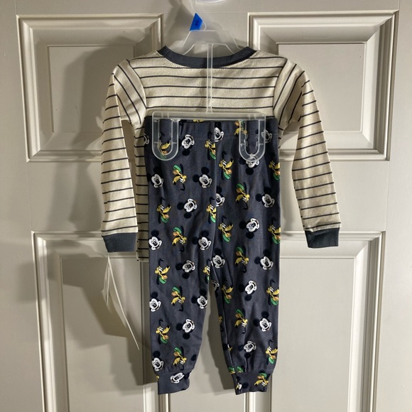 Mickey and Pluto pajamas - Picture 6 of 8